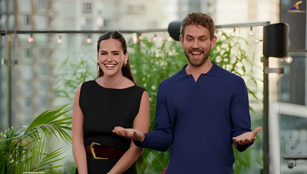 Viall Goes Public About Relationship
